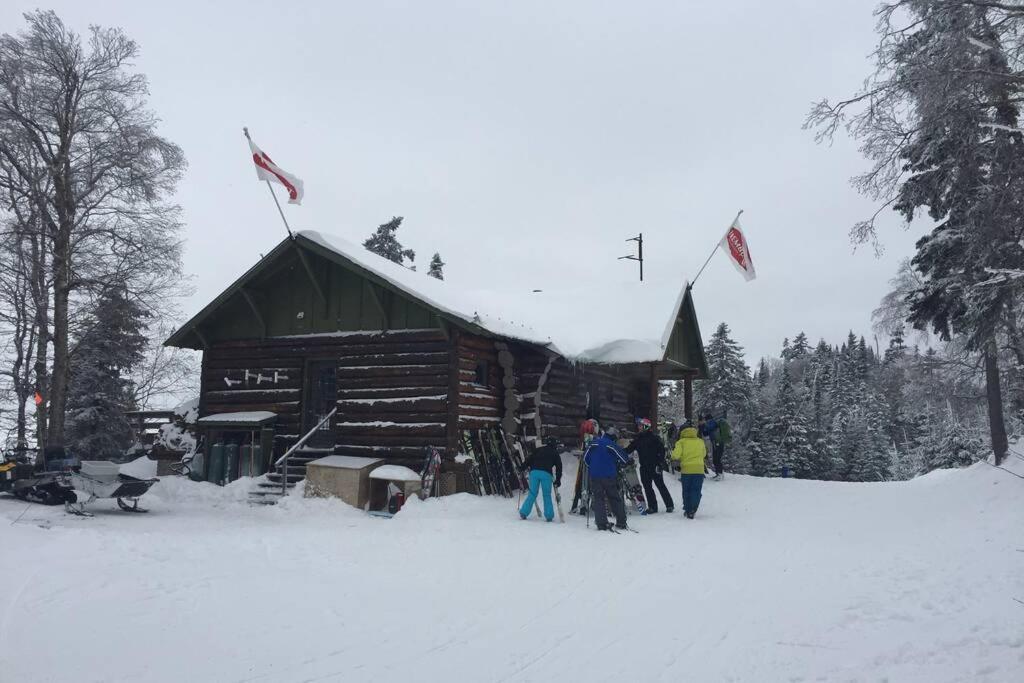 The Mountainside By Escapades Tremblant Apartment Монт-Тремблант Екстериор снимка